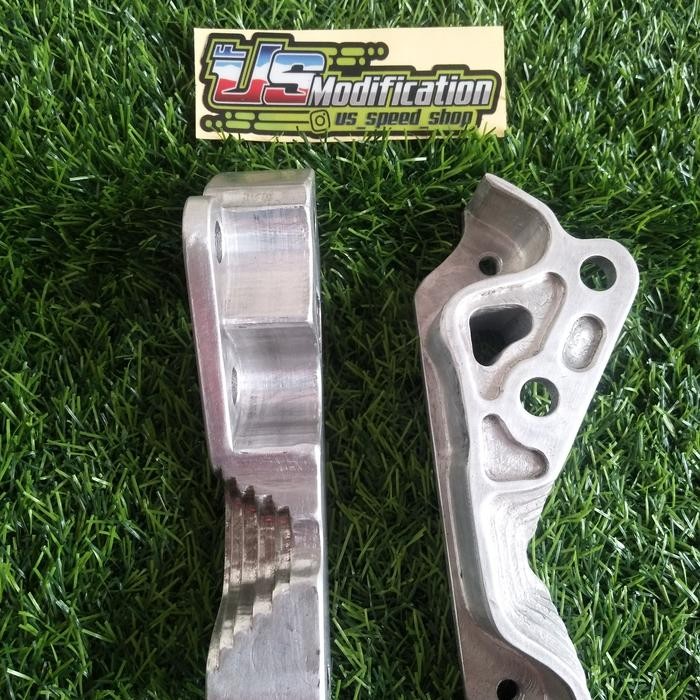 BREKET KALIPER BREMBO 4P MOTOR PCX LOKAL DAN CBU