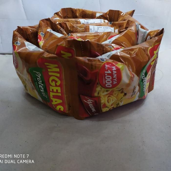 

MIE GELAS VARIAN RASA 10PCS