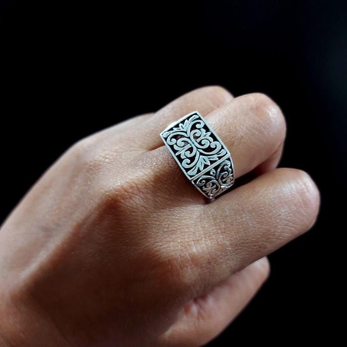 Cincin perak pria model ukiran kotak *