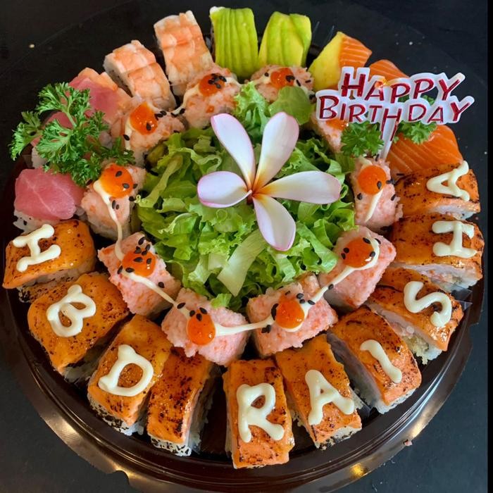 

PastikanDikirimLgsg- Sushi kue ultah Halal/ Sushi cake mix salmon mentai