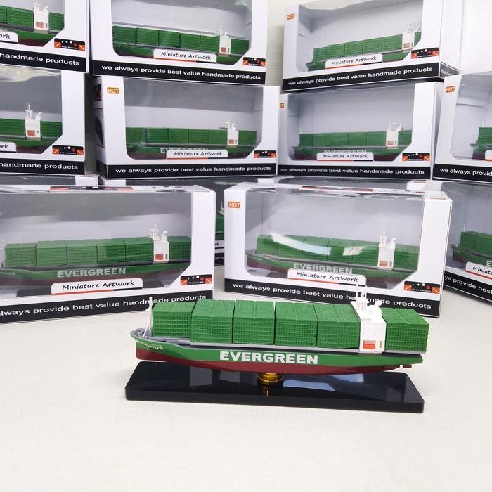 Miniatur Kapal hiasan meja