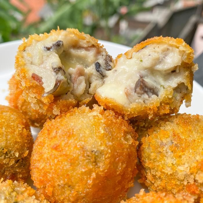 

BARANG TERLARIS Bitterballen isi jamur keju smoked beef truffle Ala Bruule Brulee bomb