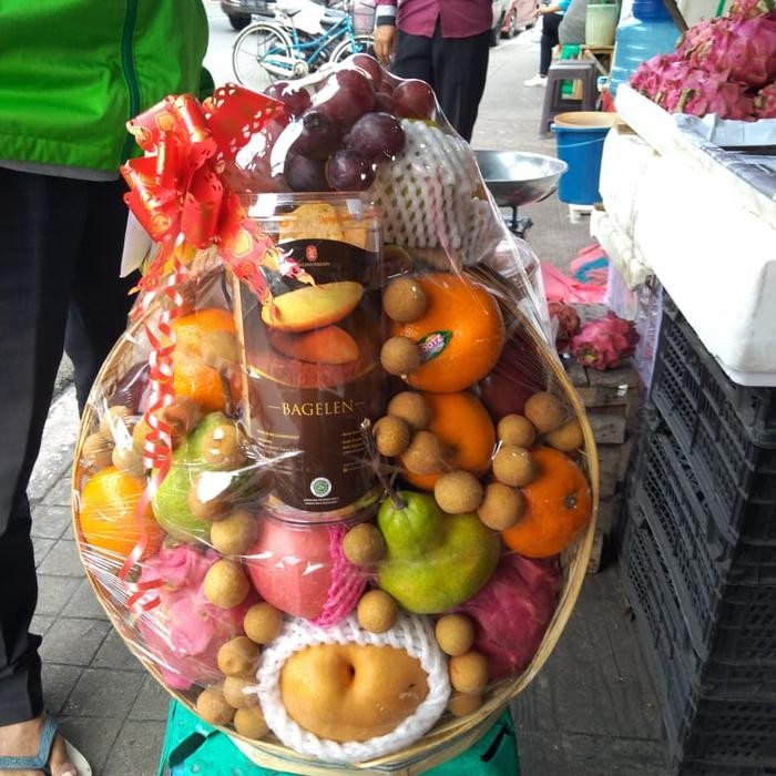 

Promo parcel komplit buah +roti holland 3 Diskon