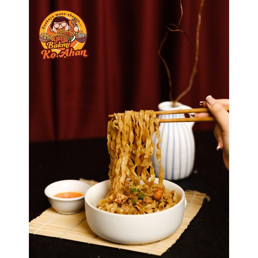 

SemuAReadyYaB0Zq- Bakmi Mie Lebar Ko Ahan (isi 2 porsi)