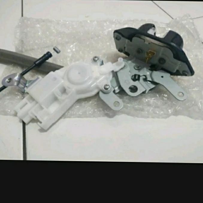 Doorlock Bagasi Pintu Bagasi Belakang Nissan Xtrail Original