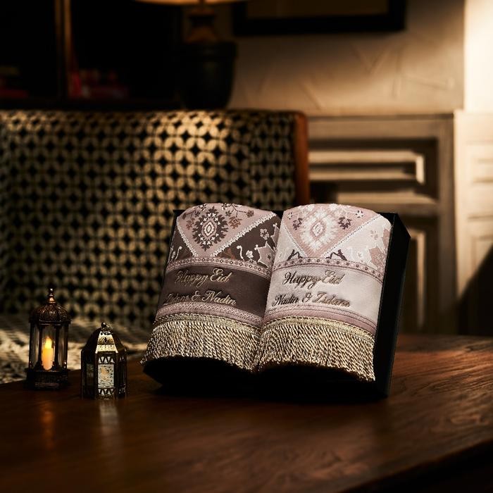 Howel And Co - Shireen (Sajadah Couple)