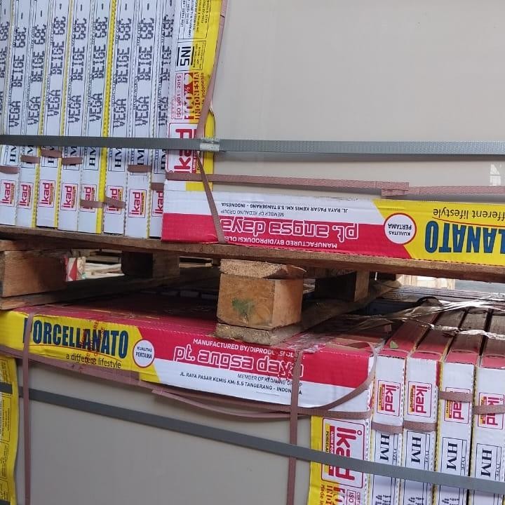 granit ikad cream polos 60x60