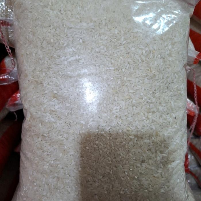 

Terlaris- Beras Cap Bunga Ramos 5Kg