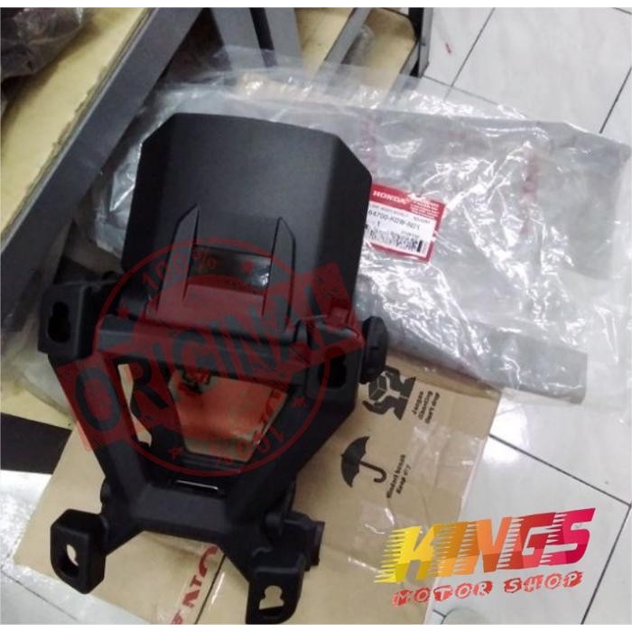 PANEL DUDUKAN BRACKET VISOR HONDA ADV 150 ORIGINAL AHM NO. 64700K0WN01