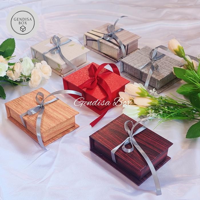 

Happy- Kotak Hadiah Emas Logam Mulia Antam LM Gift box