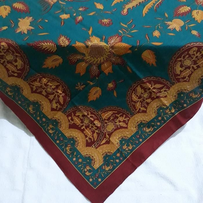 Taplak Meja Batik Danar Hadi Solo