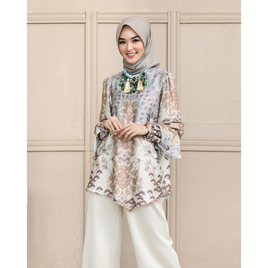 Emily Blouse In Rosy Peach - Wearing Klamby