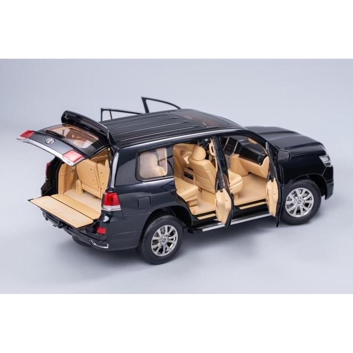 1/18 KENGFAI TOYOTA LAND CRUISER HITAM LC200 DIECAST NOT KYOSHO
