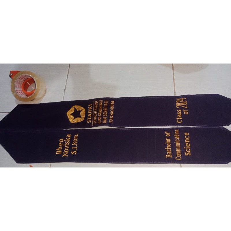 Glamourgemss Selempang Wisuda Kalung/Leher + Logo