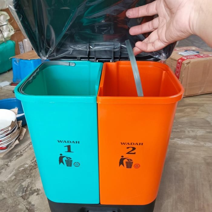 Tempat Sampah Injak 20Liter 2 Wadah / Tempat Sampah 2 Wadah
