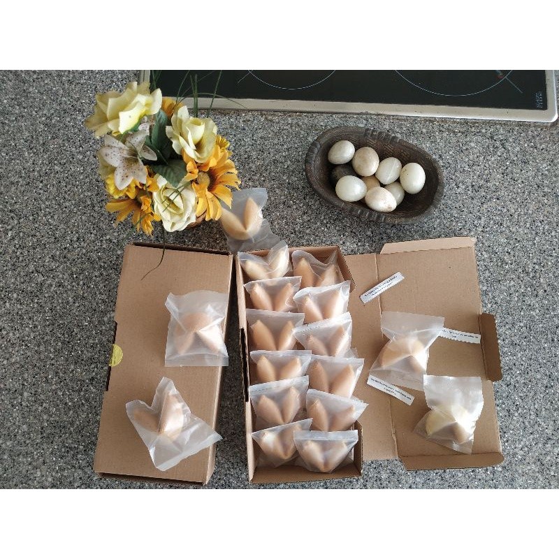 

Mamam_Asoy Fortune Cookies Original Kue Kering Ada Kata Kata Dalam Tekukan Kue Custom Text (Isi 12