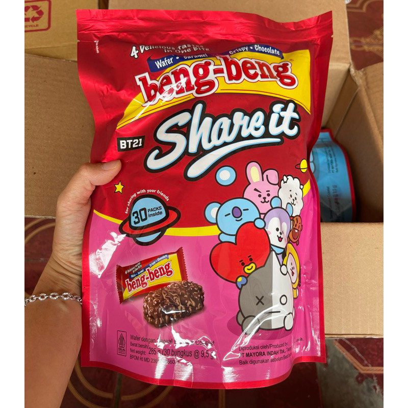 

Mamam_Asoy Agen Distributor Makanan Ringan Snack Biskuit Cemilan Cokelat Beng Beng Share It Bt 21