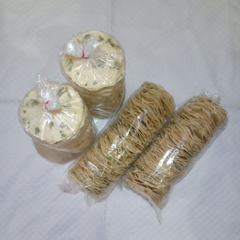 

Desyallshop Kerupuk Opak Singkong Asli Kamang Bukit Tinggi Mentah Uk. Kecil (7 Cm) Isi 100 Pcs