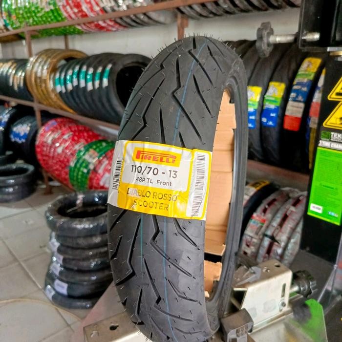 Ban luar PIRELLI Diablo Rosso Scooter 110/70-13 tubeless ban depan nmax