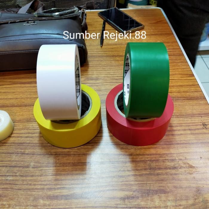 

Lakban Isolasi Line Tape Buat Lapangan Putsal floor marking 2"inx33M