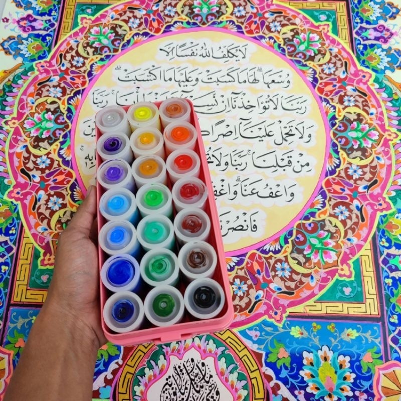 

Cat Acrylic Mushaf Dan Dekorasi