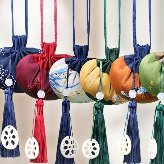 Pouch Jimat / wadah jimat/ gantungan/ pouch jimat serut RAWIS TT Blue Penyimpanan