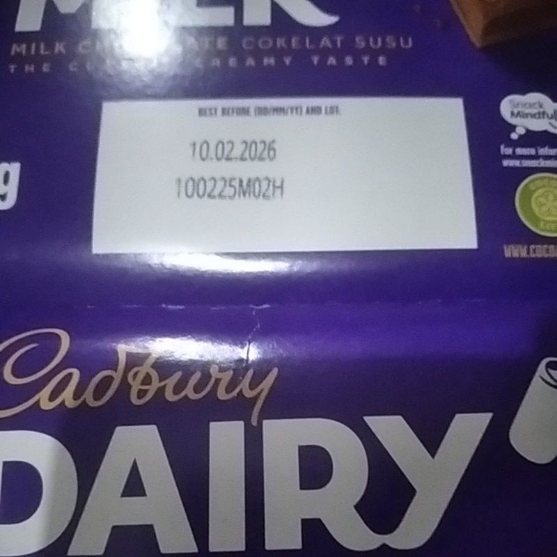 

Olivoliv Snack Cadbury Dairy Milk Exp Februari 2026 Chocolate/Cashew Nut 62Gr