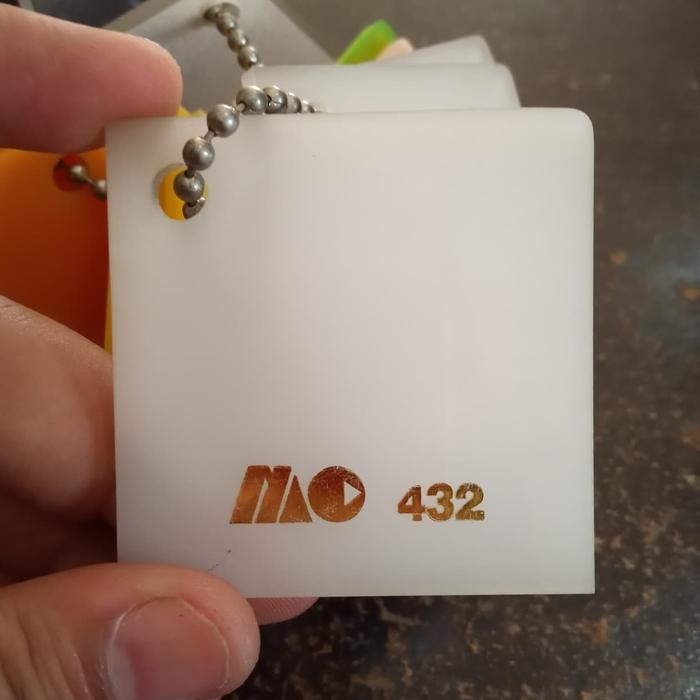 Akrilik Lembaran Uk 122X244 3Mm Putih Susu