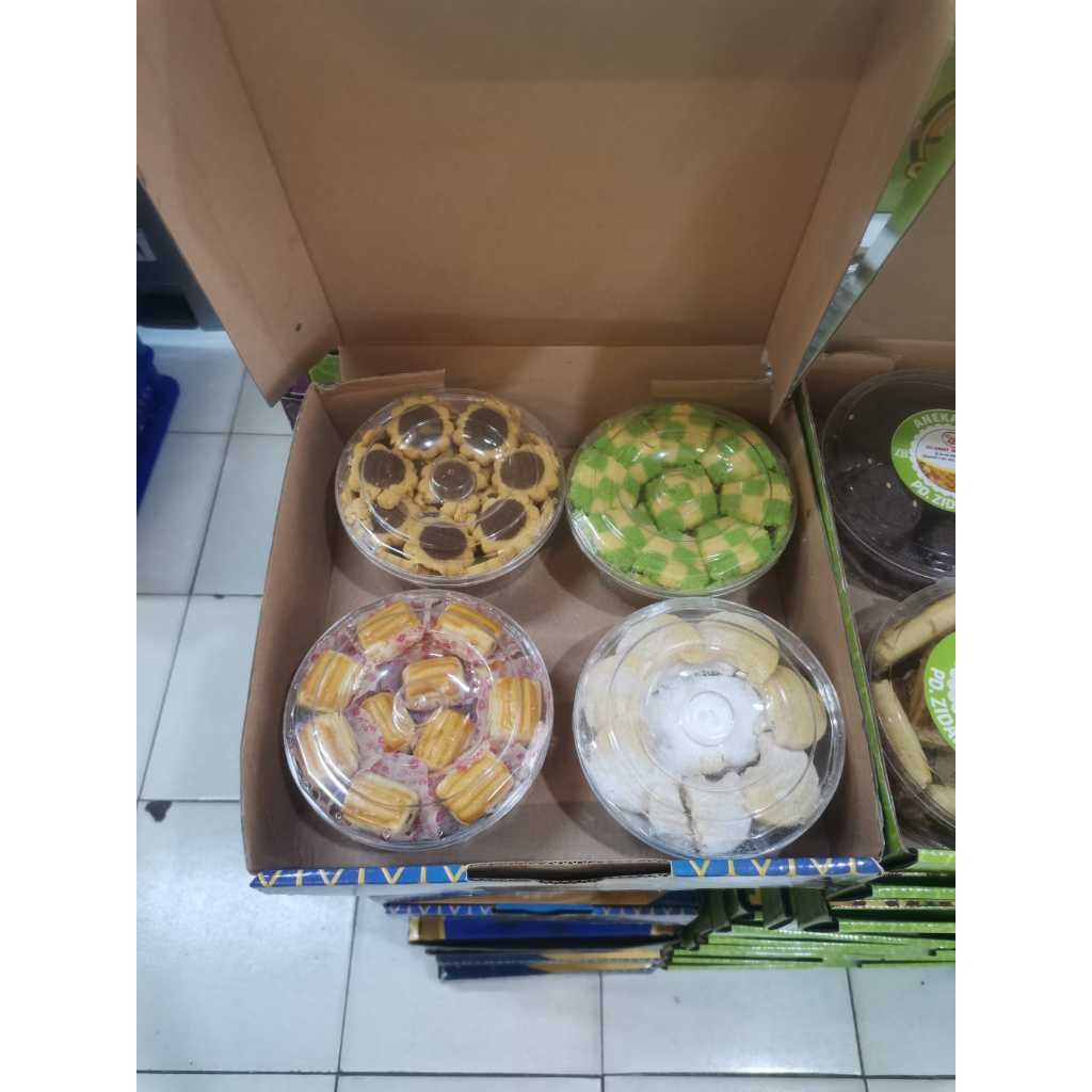 

Lovely Back - PAKET HAMPERS KUE KERING LEBARAN BERKAH ISI 4 MONICA LOREN