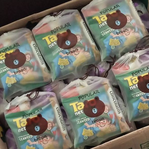 

Lovely Back - Paket Snack Ulang Tahun 10 Pcs Lokal dengan Berbagai Jenis Cemilan Favorit