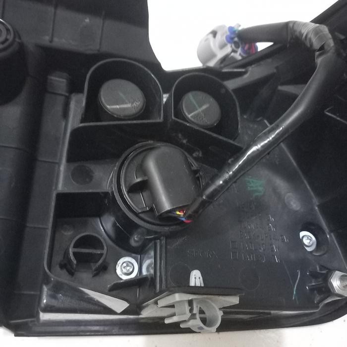 Lampu Stoplamp Mobil Toyota Avanza Veloz Xenia 2022 2023 Kiri Ori Original Asli