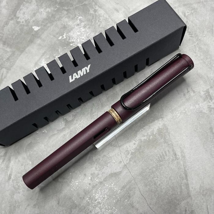 

LAMY Safari Cartridge & Converter Fountain Pen - Scarlet
