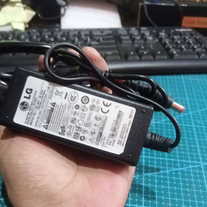 Adaptor Pom Mini 12 Volt 2 Ampere Untuk CPU Pertamini