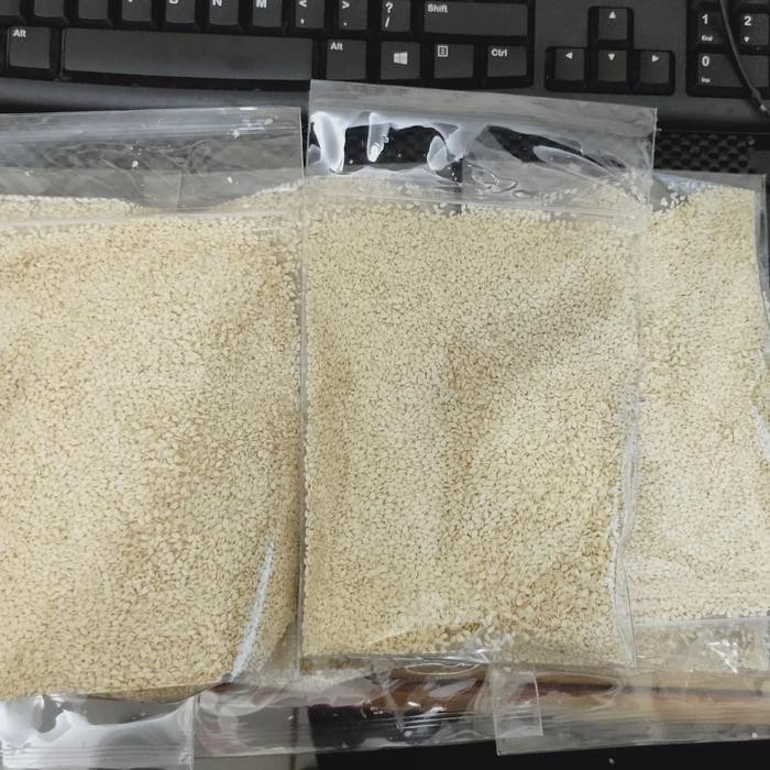 

Wijen Putih / White Sesame Seeds 1kg / 1000gr