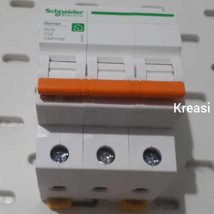Mcb 3 Phase C32 32 Ampere Domae Domf01332 Schneider Merlin Gerin