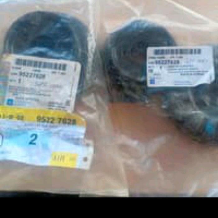 Support Shock Depan Chevrolet Spin