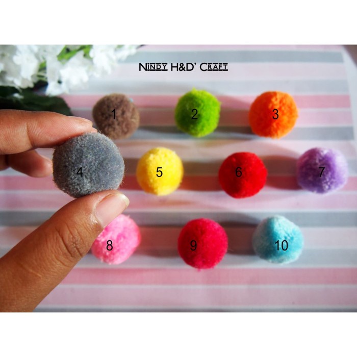 Pompom 3cm isi 100 - Pompom Premium - Pompom Benang - Bola Pompom