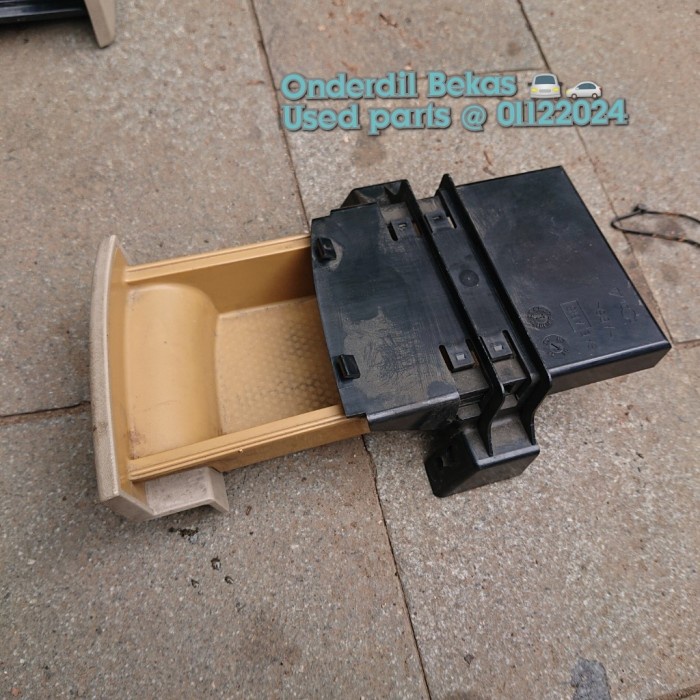 pocket tray dashboard nissan serena c24