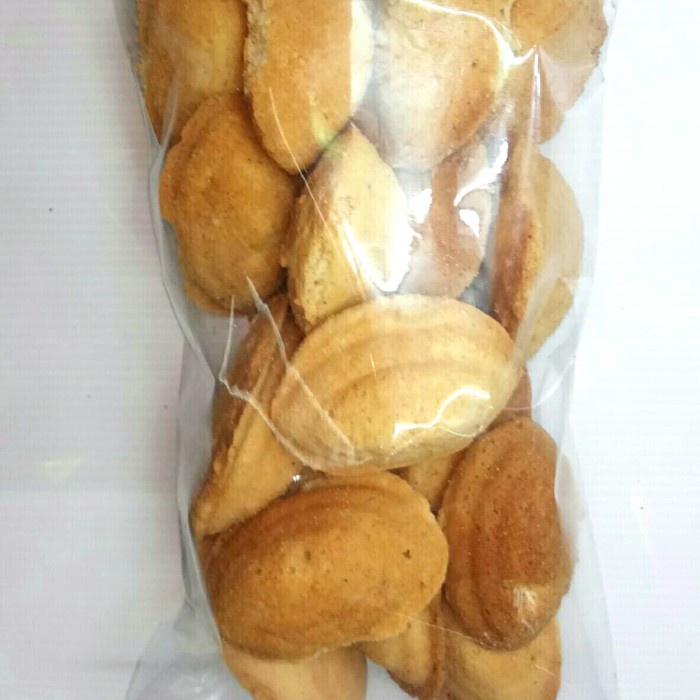 

BOLU CUBIT /BOLU KAMPUNG 500 GR KODE 62