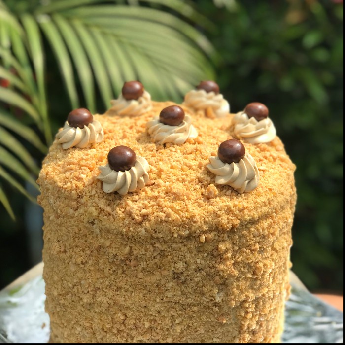 

BIRTHDAY CAKE JADOEL (MESES, NOUGAT, CHEESE) GLUTEN FREE KODE 604