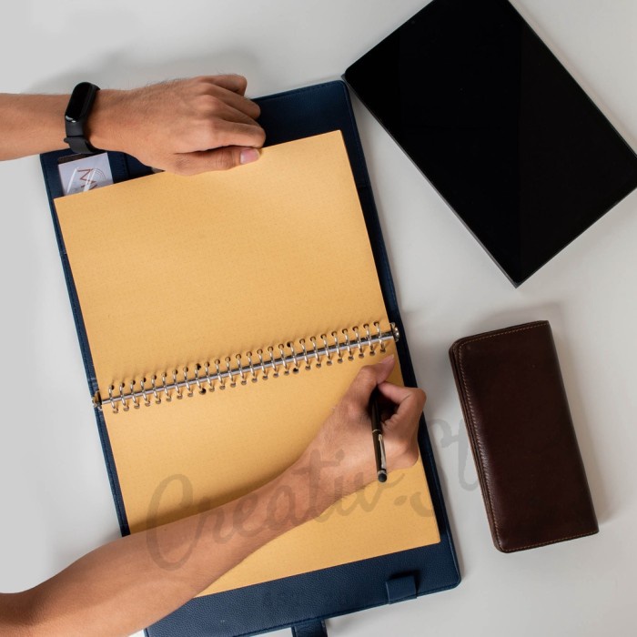 

UN4 [Tulis.Id] Leather Binder A5 B5 Binder Kuliah INCLUDE Loose Leaf Kode 732