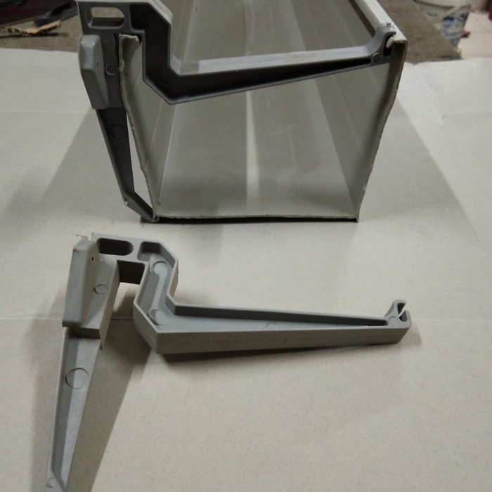 KAKI TALANG PVC / GANTUNGAN TALANG PLASTIK