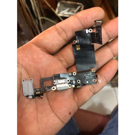 FG - FLEKSIBLE KONEKTOR CAS CHARGER IPHONE 6S PLUS ORIGINAL COPOTAN