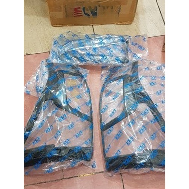 Garnish Stoplamp / List Lampu Belakang Carbon Grand Avanza