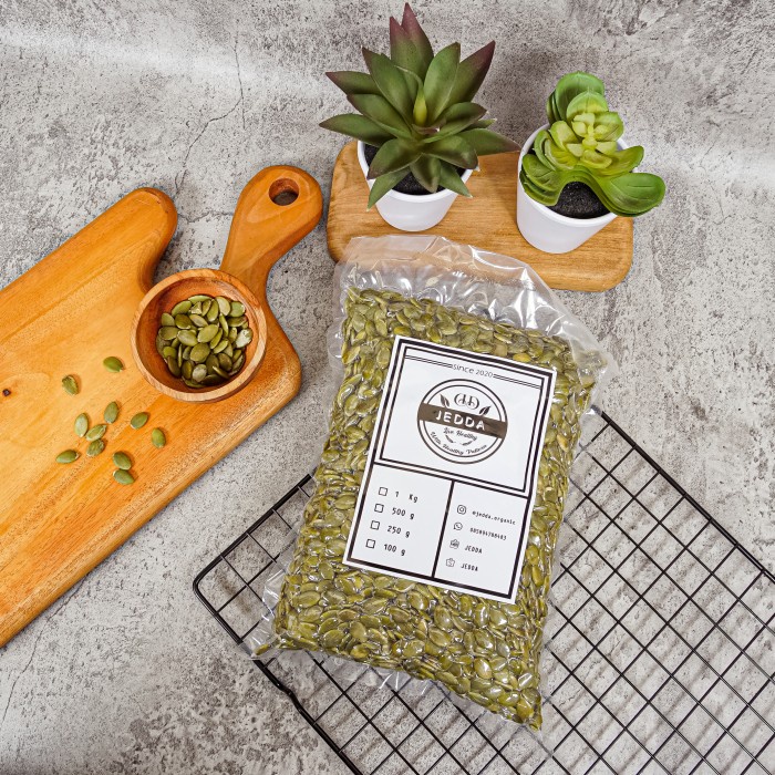 

BARANG TERLARIS pumpkin seed panggang (roasted pumpkin seed) -1kg