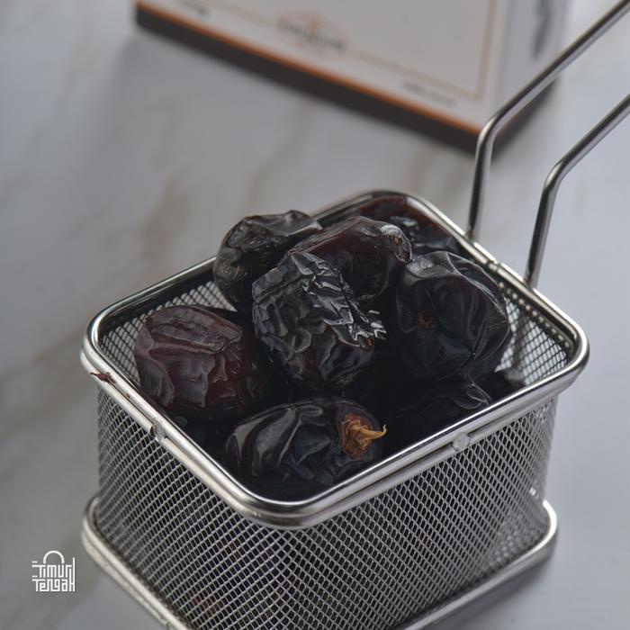 

terbaru !!! kurma ajwa ember 850gr premium timur tengah jumbo high quality ready