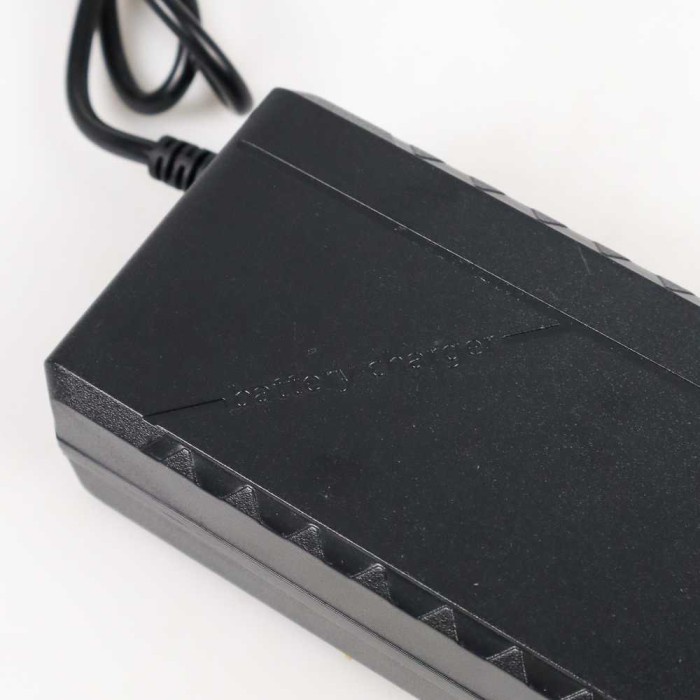 Charger Baterai Lithium Li-ion 2A Sepeda Listrik Motor Listrik