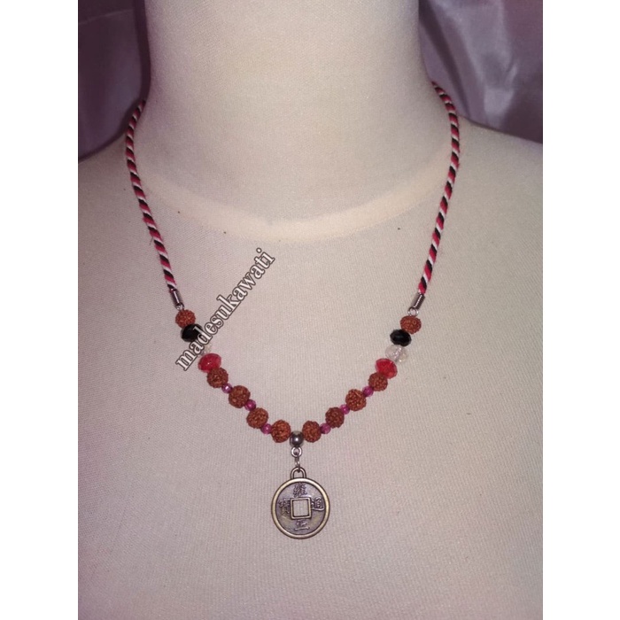 ,,,,,,,] kalung benang tridatu kombinasi genitri rudraksa uang bolong