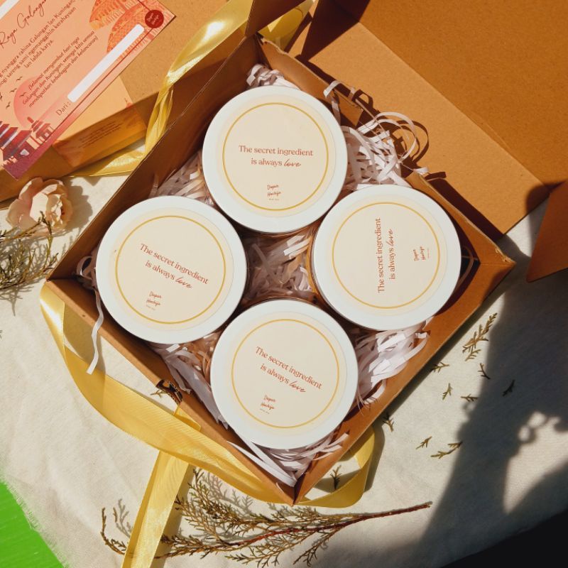 

NEW PRODUCT Gallungan Kuningan Hampers Set Hampers Kue Kering Hadiah Gift Package