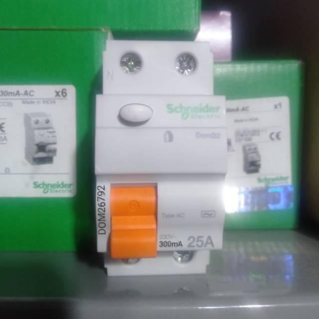 RCCB/ELCB Domae 2p 25A 300mA schneider